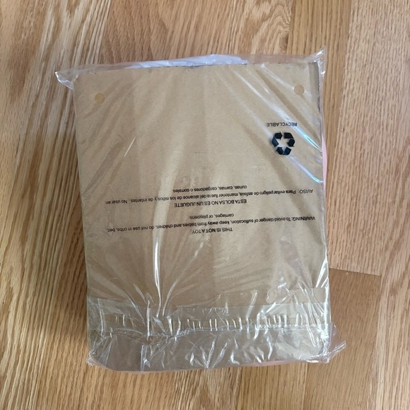 Reese's Peanut Butter Cup Pink Slide Sandals NEW 13/1 Hershey Park Sandals Heart - Picture 3 of 3